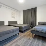 Cozy Apartment For 9 200M To Marienplatz