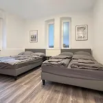 Cozy Apartment For 9 200M To Marienplatz
