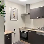 Cozy Apartment For 9 200M To Marienplatz